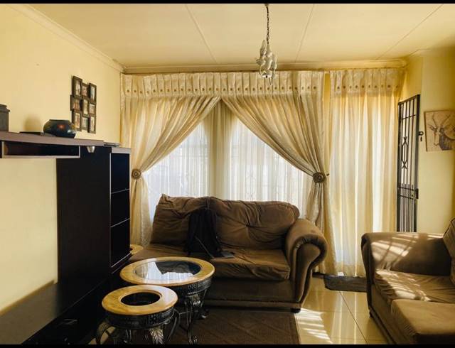 3 BEDROOM HOUSE FOR SALE IN ZAKARIYYA PARK
